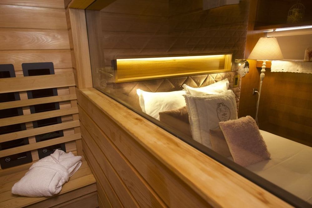 VIP Paris Yacht hôtel - Suite Romantique - Love’nSpa - weekend en amoureux, love rooms avec spa ou jacuzzi privatif3 de VIP Paris Yacht hôtel - Suite Romantique
