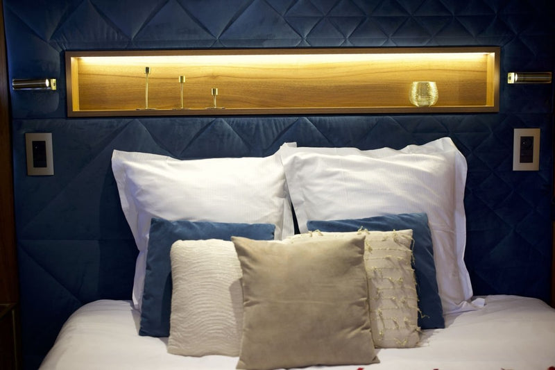 VIP Paris Yacht hôtel - Suite Solaire - Love’nSpa - weekend en amoureux, love rooms avec spa ou jacuzzi privatif