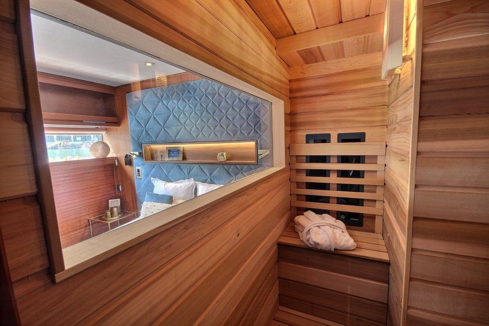 VIP Paris Yacht hôtel - Suite Solaire - Love’nSpa - weekend en amoureux, love rooms avec spa ou jacuzzi privatif3 de VIP Paris Yacht hôtel - Suite Solaire
