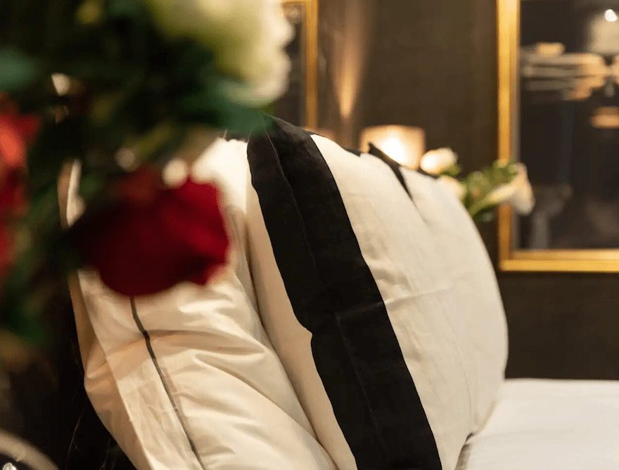 Ze Chambers - Love’nSpa - weekend en amoureux, love rooms avec spa ou jacuzzi privatif6 de Ze Chambers
