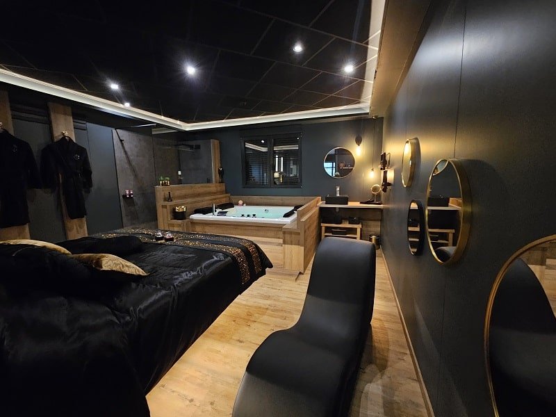 Aérogites Chambley - Love’nSpa - weekend en amoureux, love rooms avec spa ou jacuzzi privatif