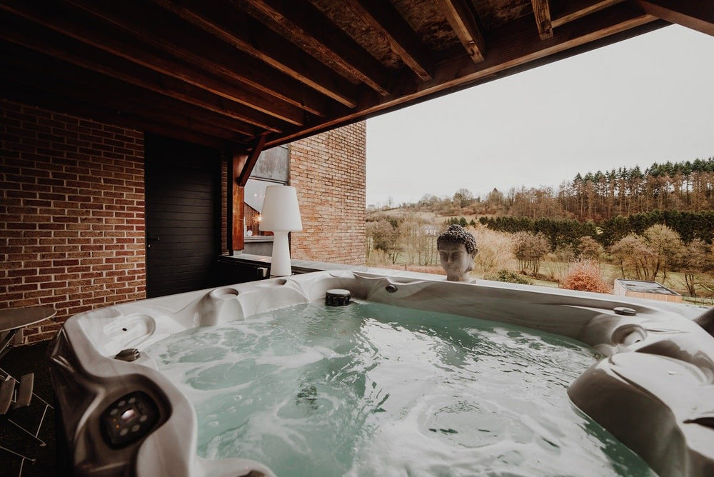 At Home - Love’nSpa - weekend en amoureux, love rooms avec spa ou jacuzzi privatif1 de At Home
