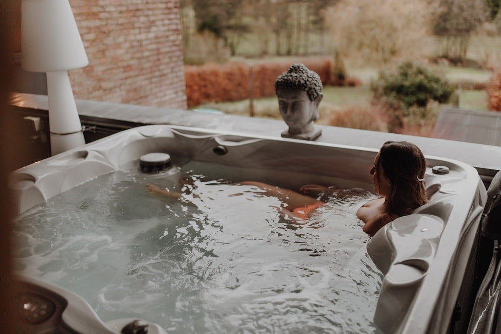 At Home - Love’nSpa - weekend en amoureux, love rooms avec spa ou jacuzzi privatif3 de At Home
