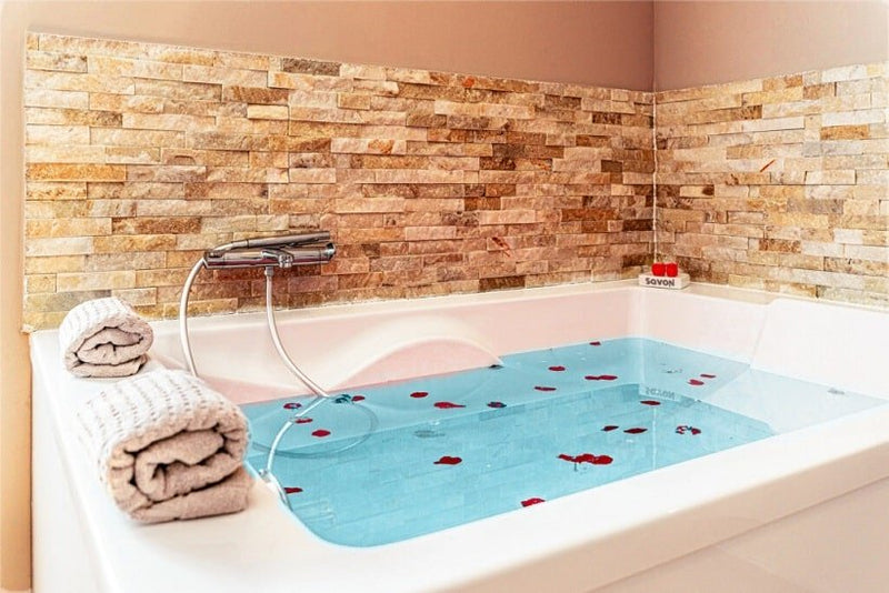 Au Temps des Cerises - Le Magnolia - Love’nSpa - weekend en amoureux, love rooms avec spa ou jacuzzi privatif