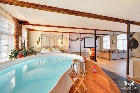 Baiser de Cupidon - Love’nSpa - weekend en amoureux, love rooms avec spa ou jacuzzi privatif1 de Baiser de Cupidon
