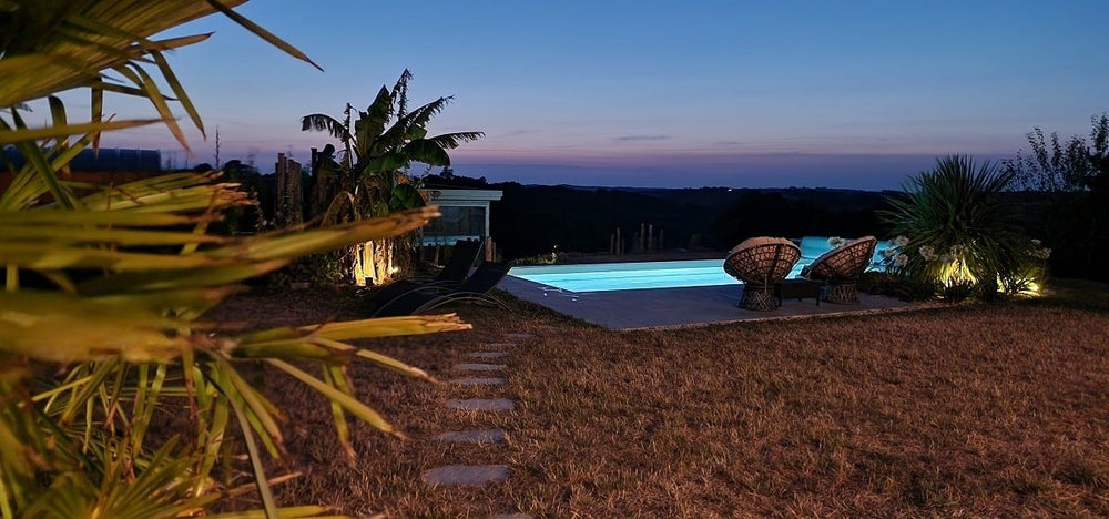 Cath & Sens - Love’nSpa - weekend en amoureux, love rooms avec spa ou jacuzzi privatif9 de La Roulotte Kamadéva by Cath & Sens
