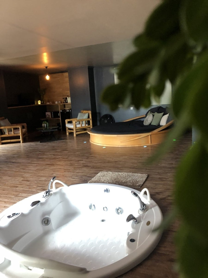Chambre Ignazio - Love’nSpa - weekend en amoureux, love rooms avec spa ou jacuzzi privatif1 de Chambre Ignazio
