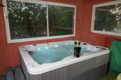 Domaine de la tuilière - Wigwam perché avec Spa privatif - Love’nSpa - weekend en amoureux, love rooms avec spa ou jacuzzi privatif