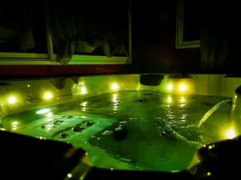 Domaine de la tuilière - Wigwam perché avec Spa privatif - Love’nSpa - weekend en amoureux, love rooms avec spa ou jacuzzi privatif1 de Domaine de la tuilière - Wigwam perché avec Spa privatif
