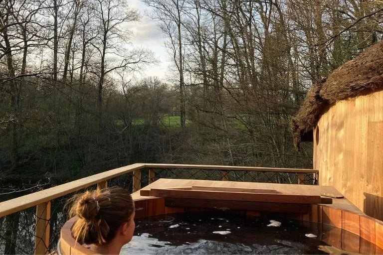 Domaine des Vaulx - Cabane Prague Spa - Love’nSpa - weekend en amoureux, love rooms avec spa ou jacuzzi privatif6 de Domaine des Vaulx - Cabane Prague Spa
