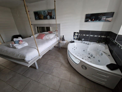 Duo Spa - Appartement lit suspendu - Love’nSpa - weekend en amoureux, love rooms avec spa ou jacuzzi privatif