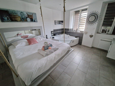 Duo Spa - Appartement lit suspendu - Love’nSpa - weekend en amoureux, love rooms avec spa ou jacuzzi privatif