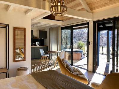 Écrin D'Auvergne - Lodge SPA ECHAPPEE - Love’nSpa - weekend en amoureux, love rooms avec spa ou jacuzzi privatif
