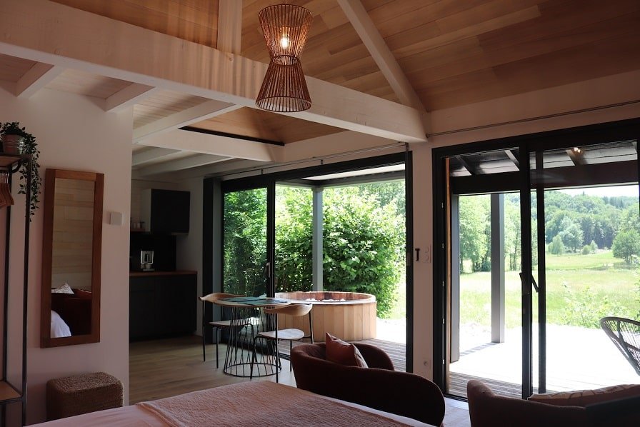 Écrin D'Auvergne - Lodge SPA ESCAPADE - Love’nSpa - weekend en amoureux, love rooms avec spa ou jacuzzi privatif8 de Écrin D'Auvergne - Lodge SPA ESCAPADE
