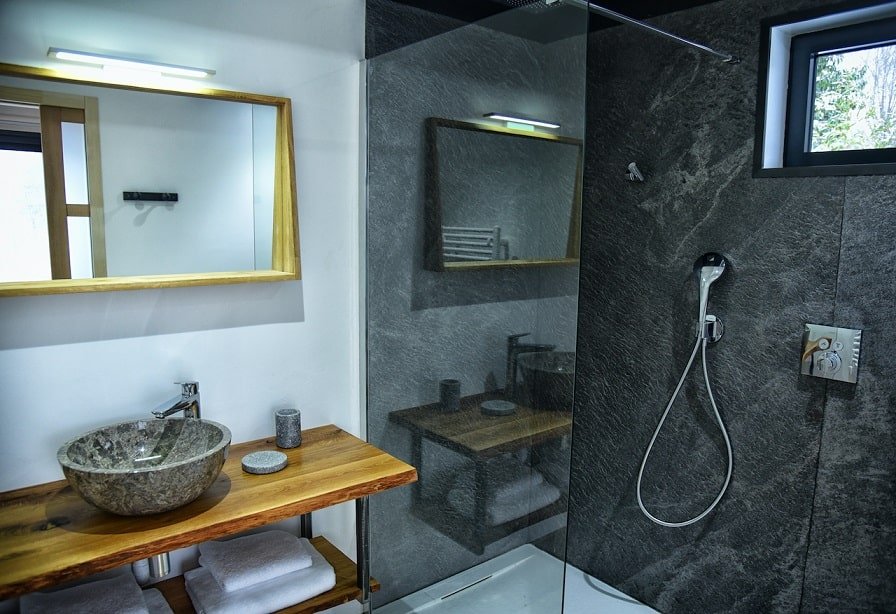 Écrin D'Auvergne - Lodge SPA PARENTHESE - Love’nSpa - weekend en amoureux, love rooms avec spa ou jacuzzi privatif3 de Écrin D'Auvergne - Lodge SPA PARENTHESE
