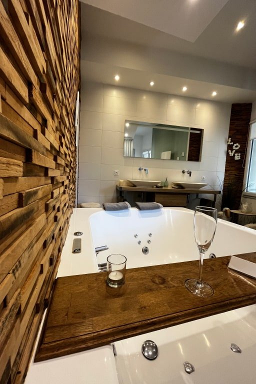 ENTRE NOUS - LA POSTE - Love’nSpa - weekend en amoureux, love rooms avec spa ou jacuzzi privatif