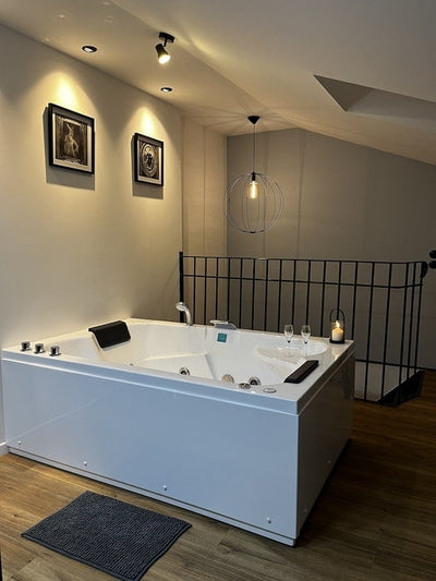 Entre Nous - Le Du Bellay - Love’nSpa - weekend en amoureux, love rooms avec spa ou jacuzzi privatif