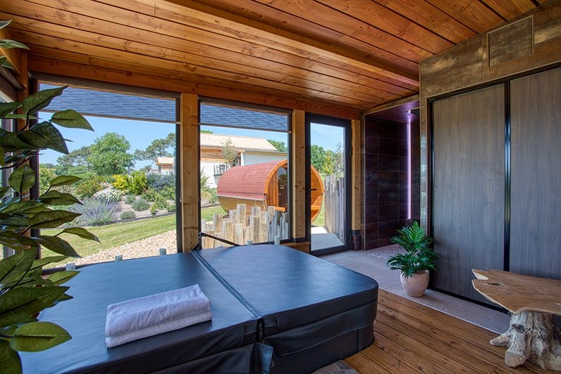 Escapades en Périgord - L’orée du bois - Love’nSpa - weekend en amoureux, love rooms avec spa ou jacuzzi privatif5 de Escapades en Périgord - L’orée du bois
