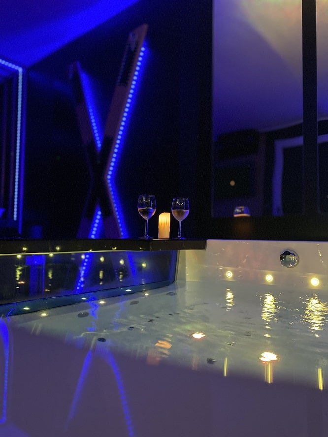 Games of Room - Love’nSpa - weekend en amoureux, love rooms avec spa ou jacuzzi privatif3 de Games of Room
