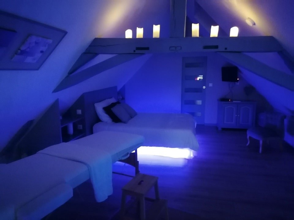 Gîte 53 Nuances - Love’nSpa - weekend en amoureux, love rooms avec spa ou jacuzzi privatif1 de Gîte 53 Nuances

