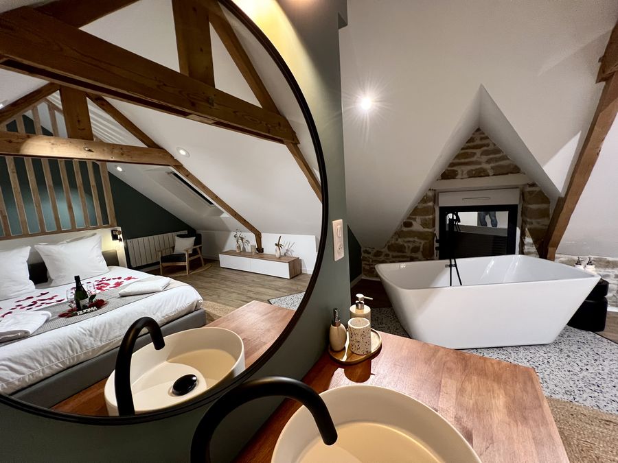 Kastell Ô fil de l’eau - Le nid KalyÔpée - Love’nSpa - weekend en amoureux, love rooms avec spa ou jacuzzi privatif3 de Le nid KalyÔpée
