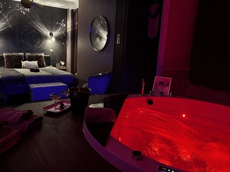 Kastell Ô fil de l’eau - Suite KassiÔpée - Love’nSpa - weekend en amoureux, love rooms avec spa ou jacuzzi privatif