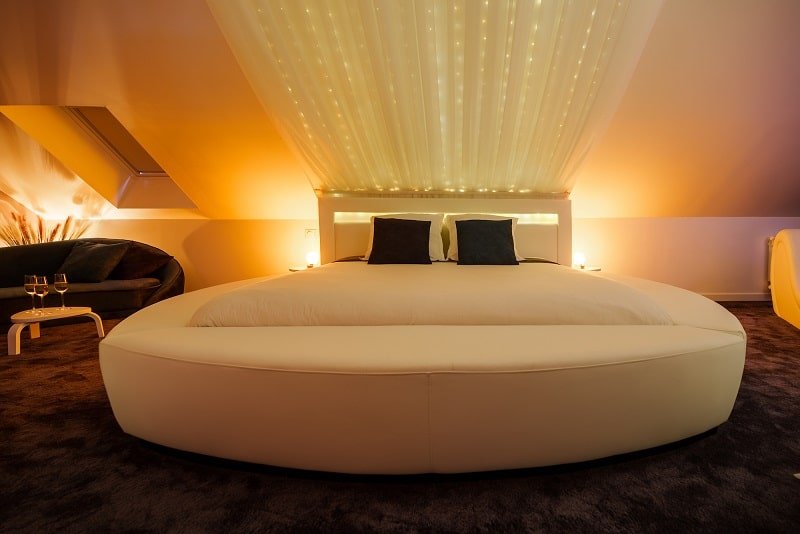 L' Expérience Enchanteresse - Love’nSpa - weekend en amoureux, love rooms avec spa ou jacuzzi privatif5 de L' Expérience Enchanteresse
