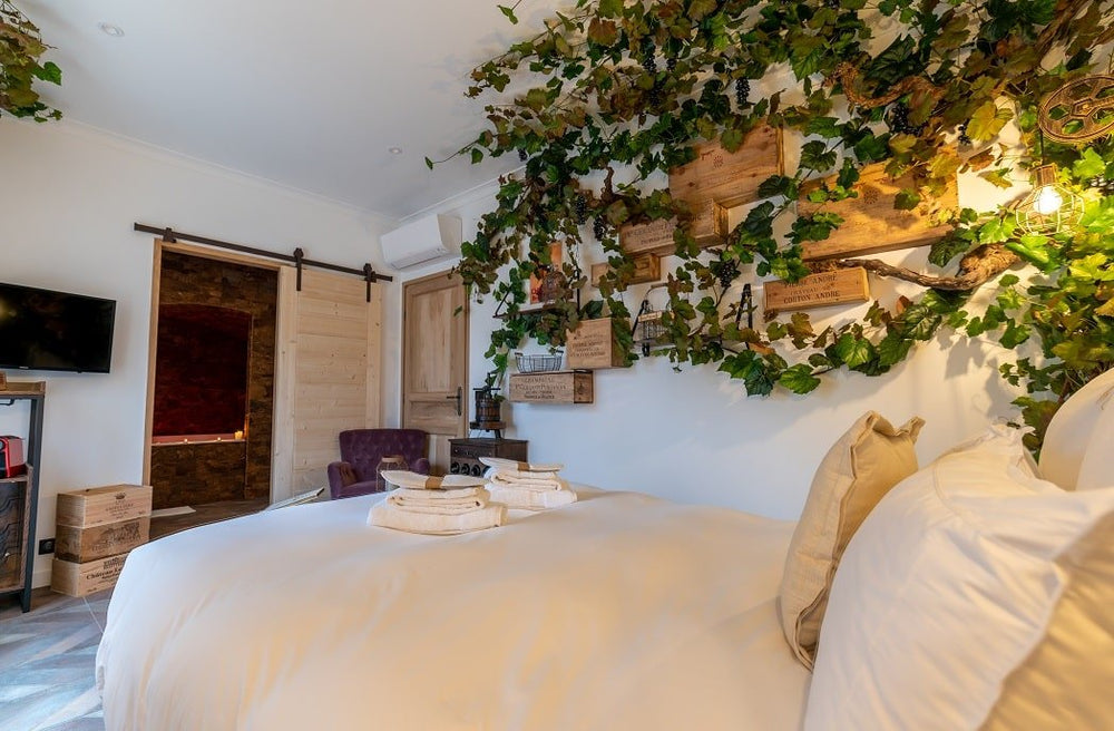 LA BASTIDE DU ROCHER - Le Chai - Love’nSpa - weekend en amoureux, love rooms avec spa ou jacuzzi privatif9 de LA BASTIDE DU ROCHER - Le Chai
