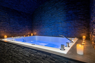 LA BASTIDE DU ROCHER - L’Ecurie - Love’nSpa - weekend en amoureux, love rooms avec spa ou jacuzzi privatif