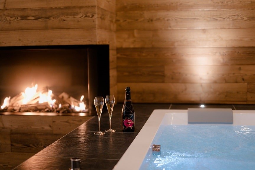 La Clé des Granges - Love’nSpa - weekend en amoureux, love rooms avec spa ou jacuzzi privatif4 de La Clé des Granges
