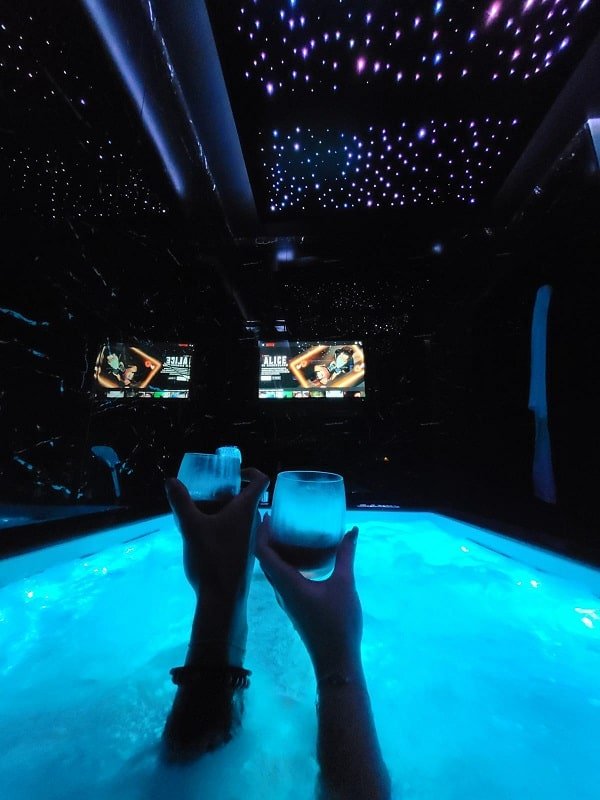 La Duchesse 1976 - Love’nSpa - weekend en amoureux, love rooms avec spa ou jacuzzi privatif1 de La Duchesse 1976
