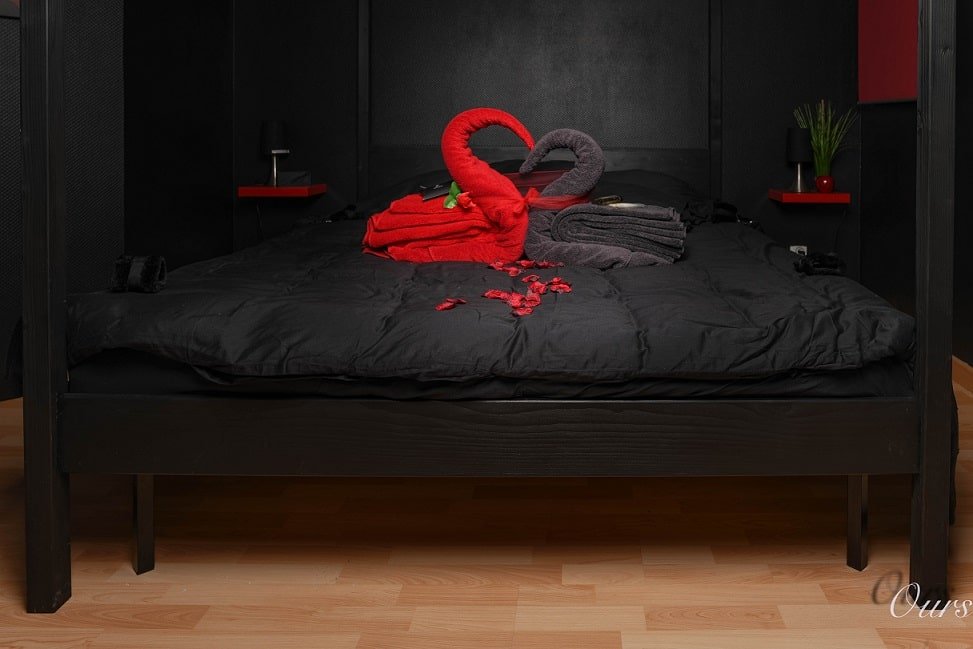 La Mystic Room - Love’nSpa - weekend en amoureux, love rooms avec spa ou jacuzzi privatif4 de La Mystic Room
