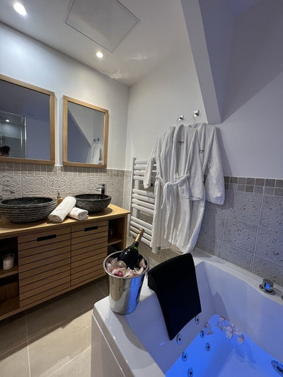 la Parenthèse - BALI MON AMOUR - Love’nSpa - weekend en amoureux, love rooms avec spa ou jacuzzi privatif