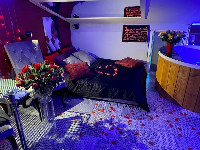 La parenthèse - Love - Love’nSpa - weekend en amoureux, love rooms avec spa ou jacuzzi privatif22 de La parenthèse - Love
