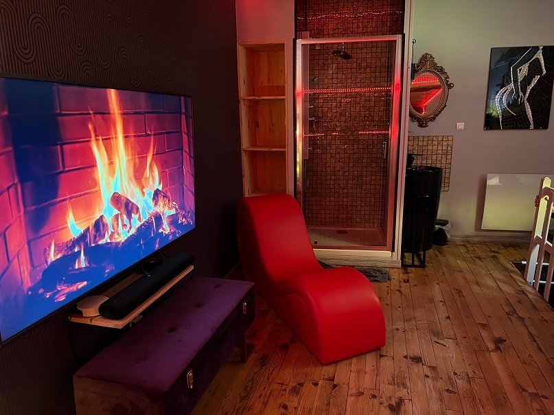 La parenthèse - SECRET ROOM - Love’nSpa - weekend en amoureux, love rooms avec spa ou jacuzzi privatif10 de La parenthèse - SECRET ROOM
