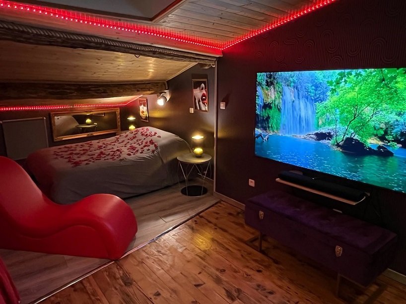 La parenthèse - SECRET ROOM - Love’nSpa - weekend en amoureux, love rooms avec spa ou jacuzzi privatif3 de La parenthèse - SECRET ROOM
