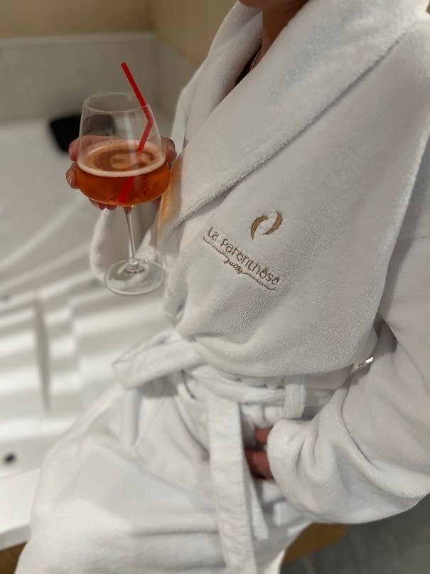 La Parenthèse Suites - La Douce - Love’nSpa - weekend en amoureux, love rooms avec spa ou jacuzzi privatif