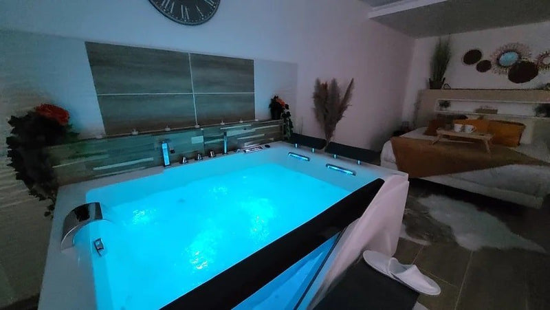 La Phine Détente Chambre&Spa - Love’nSpa - weekend en amoureux, love rooms avec spa ou jacuzzi privatif