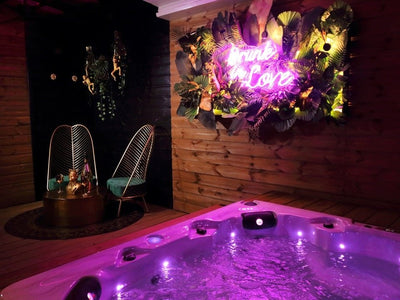 La SXCAPE ROOM - Love’nSpa - weekend en amoureux, love rooms avec spa ou jacuzzi privatif