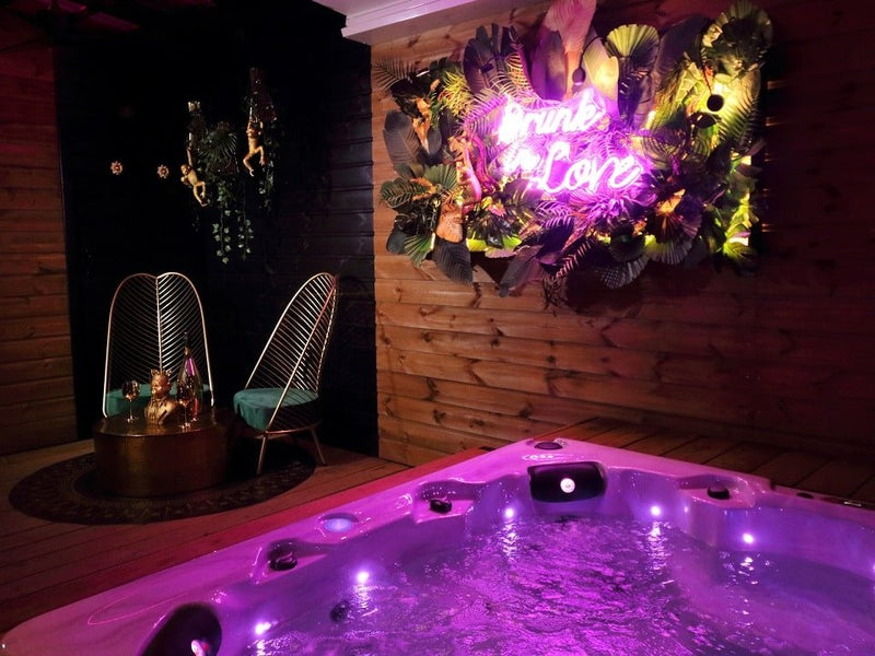 La SXCAPE ROOM - Love’nSpa - weekend en amoureux, love rooms avec spa ou jacuzzi privatif