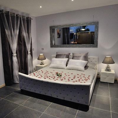 La Villa des Délices - Love’nSpa - weekend en amoureux, love rooms avec spa ou jacuzzi privatif