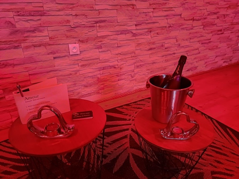 L'Abbaye de l'Amour - Love’nSpa - weekend en amoureux, love rooms avec spa ou jacuzzi privatif6 de L'Abbaye de l'Amour
