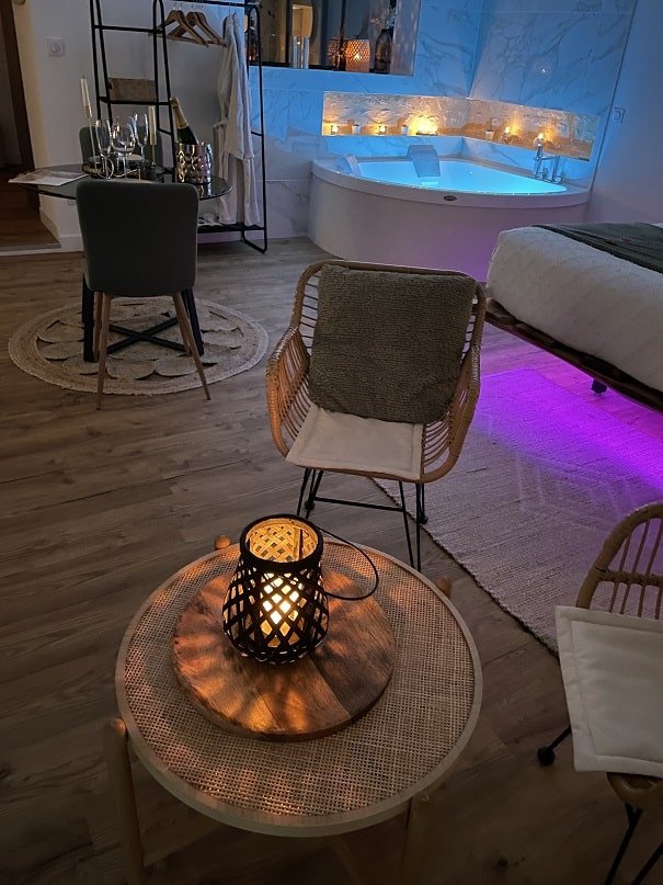 L'Apesanteur - Love’nSpa - weekend en amoureux, love rooms avec spa ou jacuzzi privatif4 de L'Apesanteur
