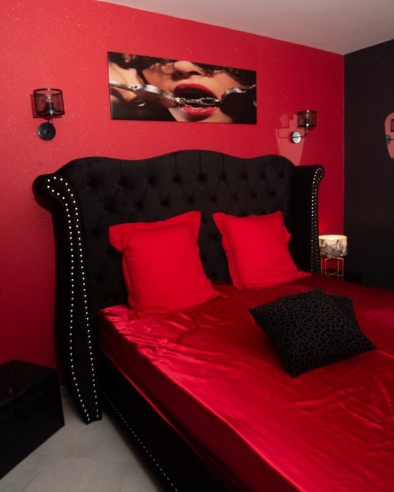 L'Aphrodite - Love’nSpa - weekend en amoureux, love rooms avec spa ou jacuzzi privatif2 de L'Aphrodite
