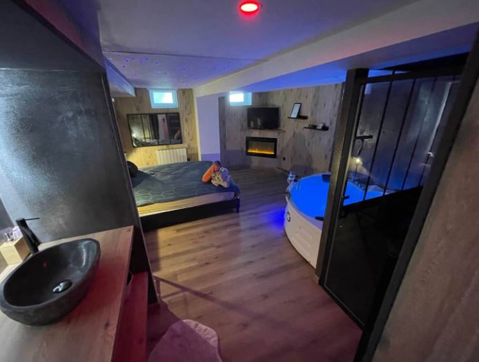 L'Atelier des rêves Rouen - Love’nSpa - weekend en amoureux, love rooms avec spa ou jacuzzi privatif4 de L'Atelier des rêves Rouen
