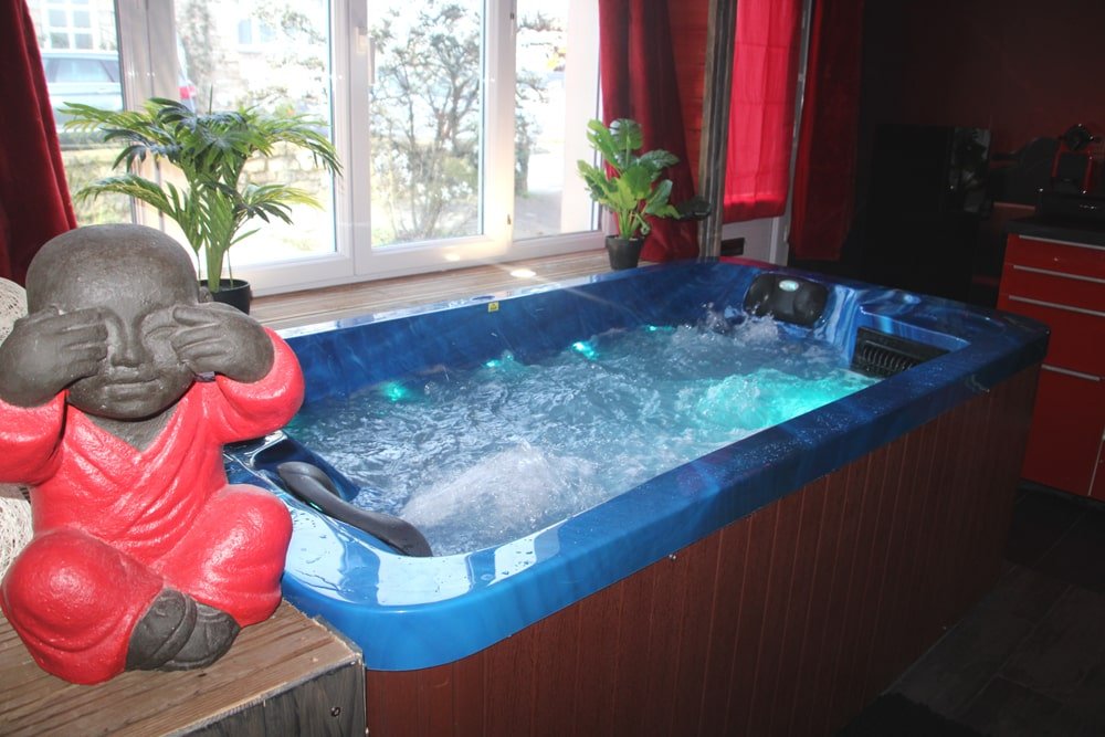 L'Attrape Rêves - Le Romantique - Love’nSpa - weekend en amoureux, love rooms avec spa ou jacuzzi privatif2 de L'Attrape Rêves - Le Romantique
