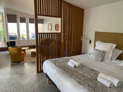Le 50 suite and spa - La king - Love’nSpa - weekend en amoureux, love rooms avec spa ou jacuzzi privatif