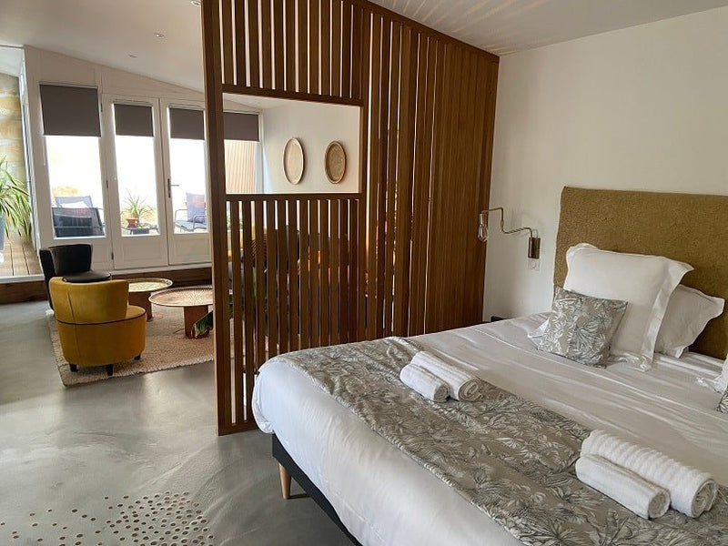 Le 50 suite and spa - La king - Love’nSpa - weekend en amoureux, love rooms avec spa ou jacuzzi privatif