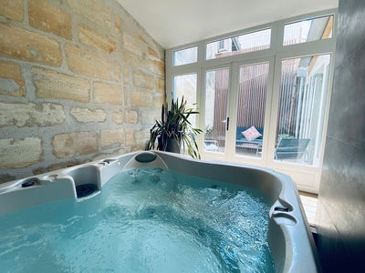Le 50 suite and spa - La king - Love’nSpa - weekend en amoureux, love rooms avec spa ou jacuzzi privatif