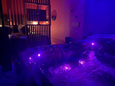 Le 50 suite and spa - La Litchi - Love’nSpa - weekend en amoureux, love rooms avec spa ou jacuzzi privatif